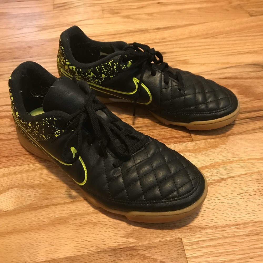 Nike Tiempo Indoor Soccer Shoes